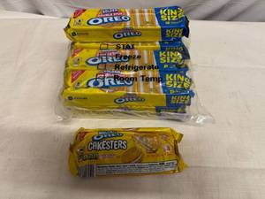 lot 67 image: 12x Golden Oreo Double Stuffed
