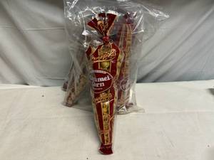 lot 70 image: 6x Popcornopolis Carmel Corn