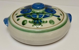 lot 23H image: M A Hadley Blueberry Bouquet Covered Casserole, Retired