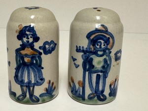 lot 29H image: PTRY - M.A. Hadley Pottery Hand Painted Farmer and Wife Salt and Pepper Shakers
