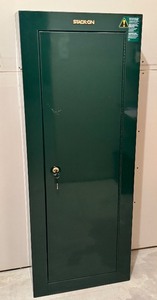 lot 14 image: LL - Stack-On 8-Gun Safe Cabinet