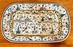 lot 114 image: DR - 23 Hand-Painted Portuguese Ceramic Platter with Kazari Motif