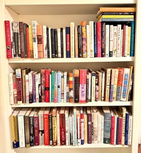 lot 124 image: D - Large Collection of Fiction and Nonfiction Hardcover Books
