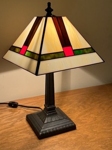 lot 151 image: LL - Mission Style Stained Glass Table Lamp