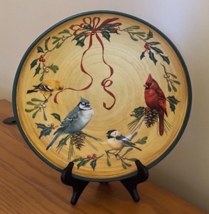 lot 173 image: LLO - Lenox Winter Greetings Decorative Plate with Birds by Catherine McClung, 14 Inch