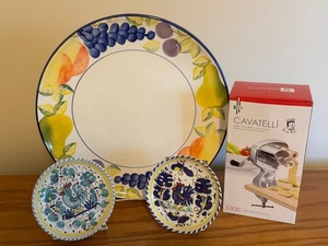 lot 191 image: LLO - Italian Kitchenware Set with 14 Fruit Platter, 2 Decorative Plates, and Cavatelli Pasta Maker