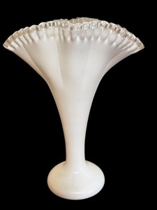 lot 219 image: LL - Vintage Fenton Silver Crest Vase