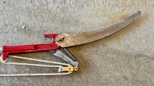 lot 232 image: G - Pre-Owned Long-Handle Tree Pruner with Saw Blade