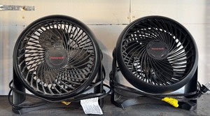 lot 233 image: G - Pair of Honeywell Table Fans 10.5 Inch