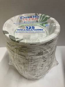 lot 133 image: Dixie Paper Plates
