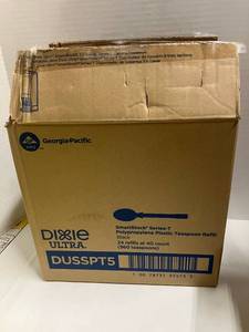 lot 136 image: Dixie Black Plastic Spoons