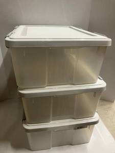 lot 97 image: 30 Quart Latch Lid Storage Bins