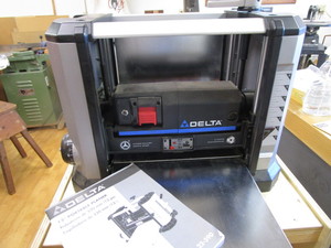 lot 1 image: Delta 13 Portable Planer