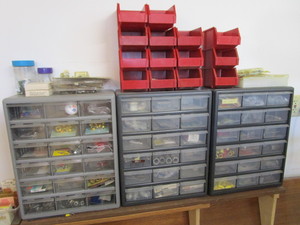 lot 19 image: Organizer Cabinets & Hardware
