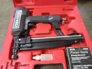 lot 42 image: Craftsman Finishing Nailer