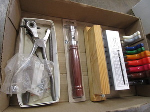 lot 72 image: T-handle Hex Wrenches, Magnet Pickup Light