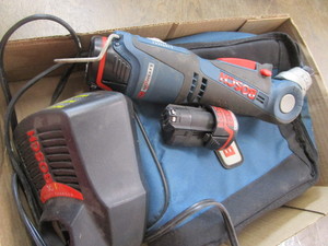 lot 85 image: Bosch Cordless Drill 12V