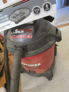 lot 99 image: Craftsman Vacuum