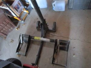 lot 101 image: Mojack Lawn Mower Lift