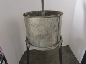 lot 103 image: Enterprise Fruit Press