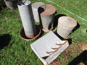 lot 118 image: Chicken Waterers