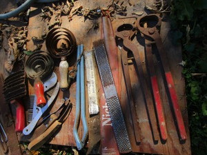 lot 133 image: Ferrier & Animal Care Tools