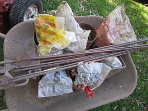 lot 138 image: Fencing Supplies
