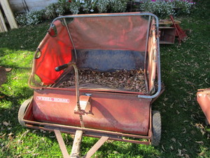 lot 143 image: Wheelhorse Lawn sweeper