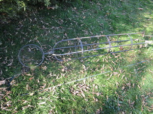lot 162 image: Garden Tower Sprinkler, Shepherds Hook