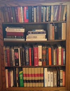 lot 60R image: LR - Large Collection of Assorted Hardcover and Paperback Books