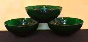 lot 131R image: LR - Set of 3 Vintage Green Glass Serving Bowls