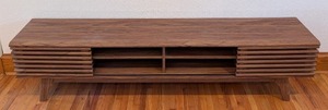 lot 44 image: UL - Mid-Century Modern Style Media Console Table with Slatted Doors