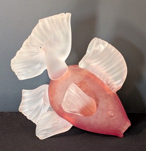 lot 48 image: UL - Frosted Art Glass Fish Sculpture