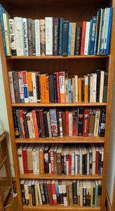 lot 148 image: UL - Large Collection of Assorted Hardcover and Paperback Books