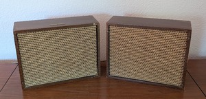 lot 152 image: UL - Pair of Vintage RCA Victor SS-6 Stereo Speakers, 12.5 x 10 Inch