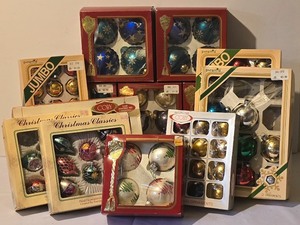 lot 253K image: LL - Collection of Vintage Christmas Glass Ornaments Assorted Shapes and Colors