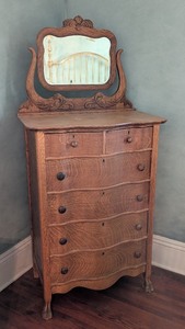 lot 14 image: ML - Antique Oak Dresser with Mirror and Claw Feet