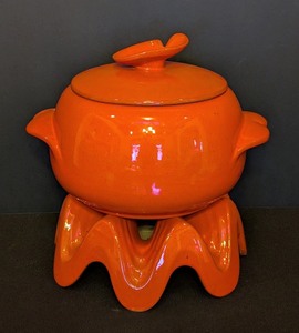 lot 24 image: DR - Vintage Frankoma Orange Glazed Ceramic Soup Tureen with Warmer