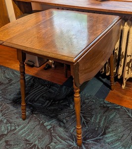 lot 185 image: K - Vintage  Wooden Drop-Leaf Table with Turned Legs