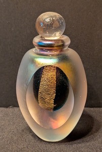 lot 214 image: ML - Robert Eickholt Signed Art Glass Perfume Bottle with Stopper
