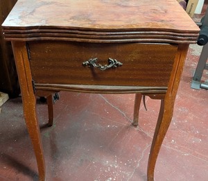 lot 228 image: LL - Vintage Morse 300 Sewing Machine in Wood Table with Manual