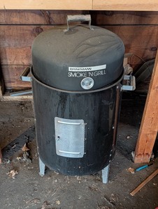 lot 237 image: G - Brinkmann SmokeN Grill Charcoal Smoker and Grill - Untested