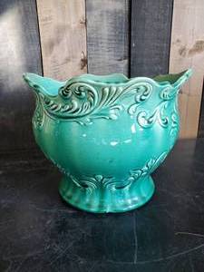 lot 6 image: Gorgeous Mid Century Ceramic Planter with Great Color