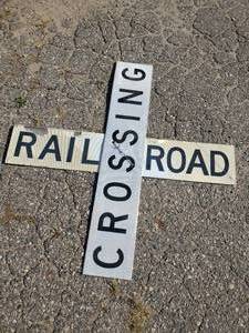 lot 26 image: Vintage Railroad Crossing Sign