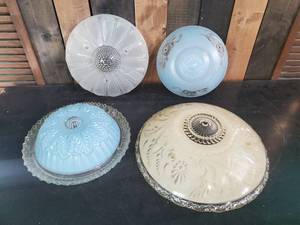 lot 33 image: 4 Vintage Stunning colored glass Lamp or Ceiling light Shades