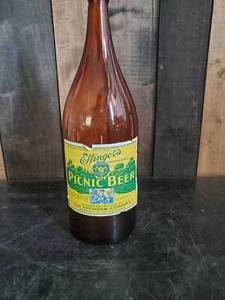 lot 37 image: Brown Glass Vintage Effingers Picnic Beer Bottle