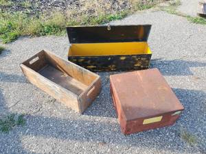 lot 54 image: 2 Metal Boxes one metal Tool Box, one Metal parts washer, and one wooden