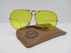 lot 12 image: Vintage RAY BAN Yellow Tinted Aviator Sunglasses wCase