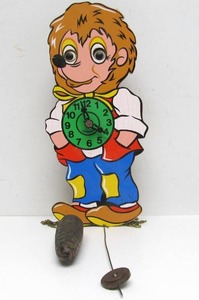 lot 33 image: Very Cool Vintage 1950s era German Bear Cuckoo Clock wAnimated Eyes #1