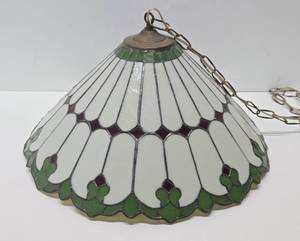 lot 76 image: Excellent Large Slag Glass Hanging Lamp - Green & White wRed